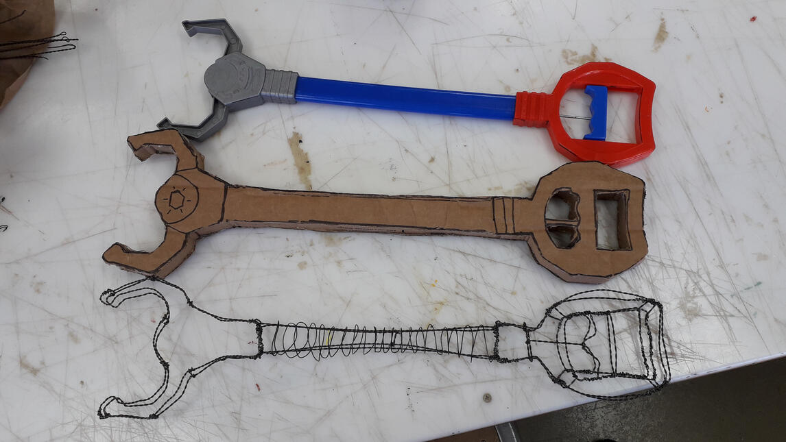 Wire Clone – Displaying in the studio